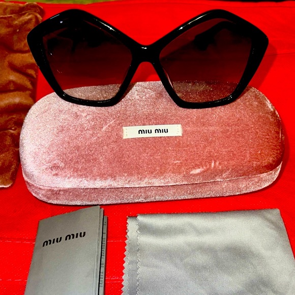 MIU MIU Pentagon SMU 11N 57014 1AB0A7 Black Gold / Grey Gradient Sunglasses Wmns - Picture 1 of 16